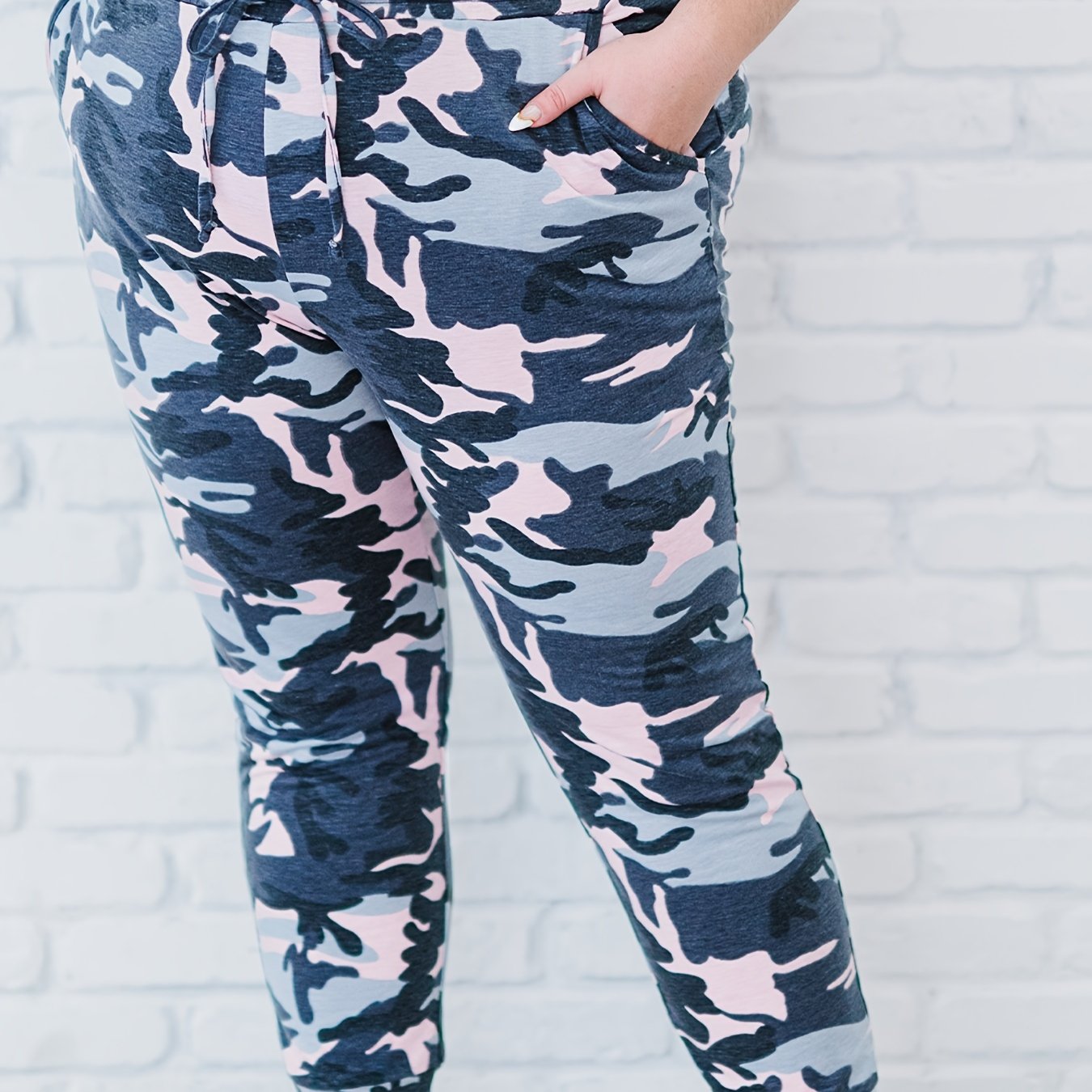  Camo Drawstring High Waist Sweatpants - Women's Plus