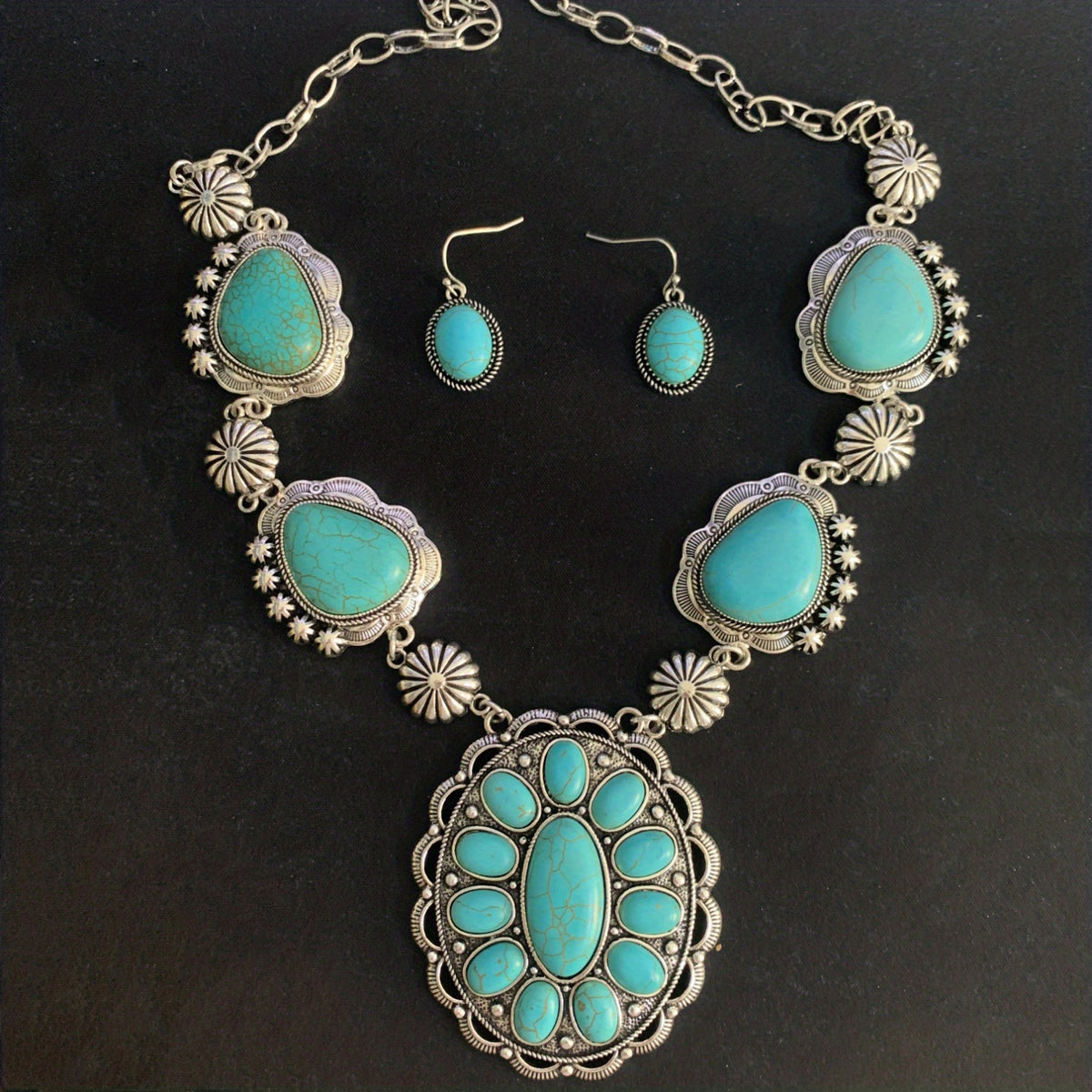 Turquoise Decor Necklace & Earrings Set