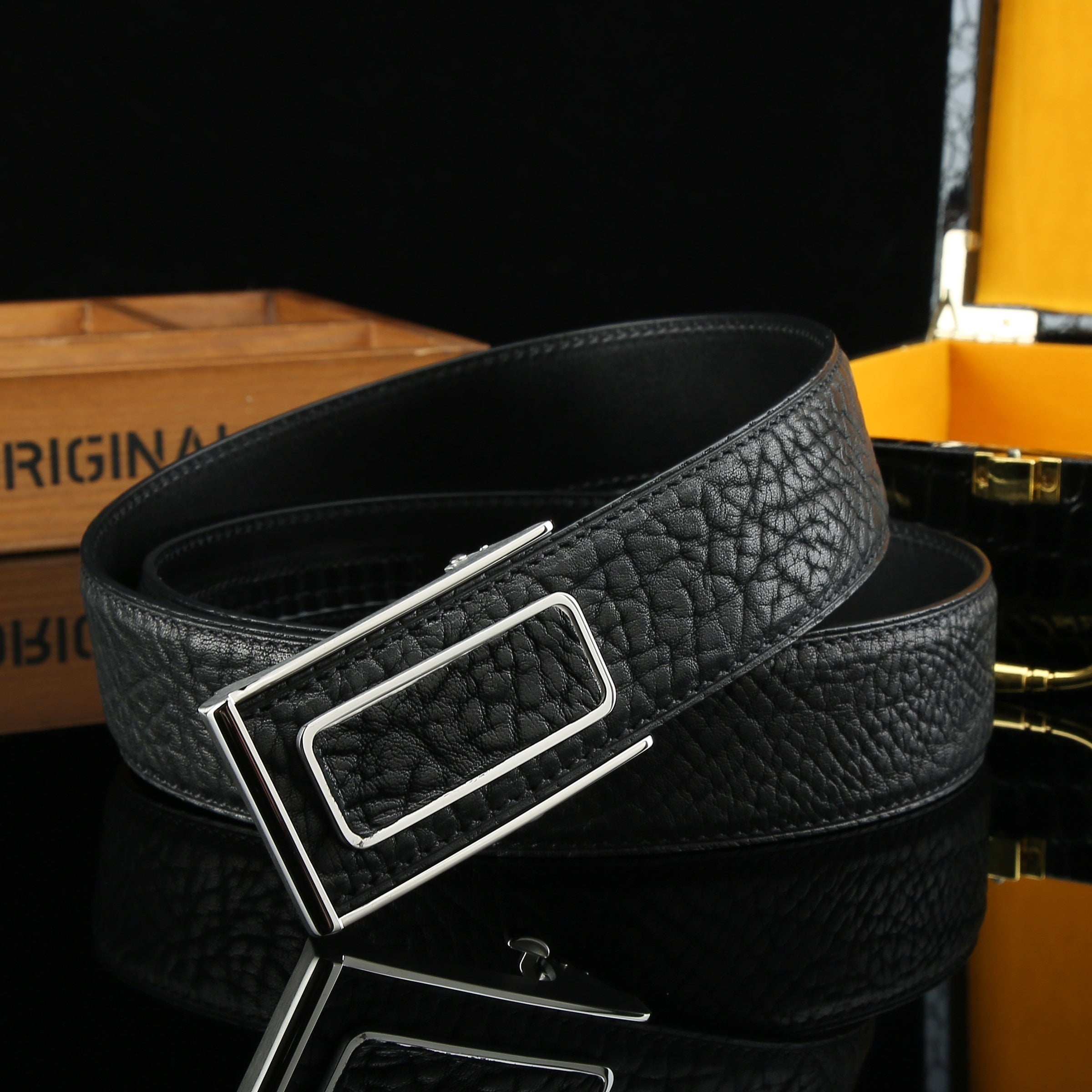 Men's Hollow Automatic Buckle Belt 304 Stainless Steel Buckle With Rhinestone