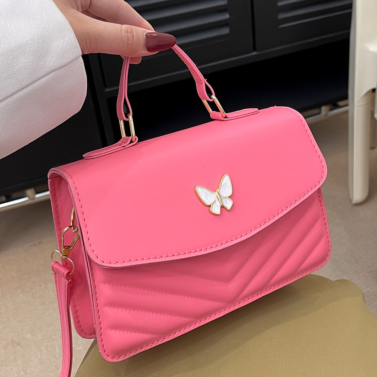 Butterfly Glamour Solid Crossbody Bag with Chain Strap