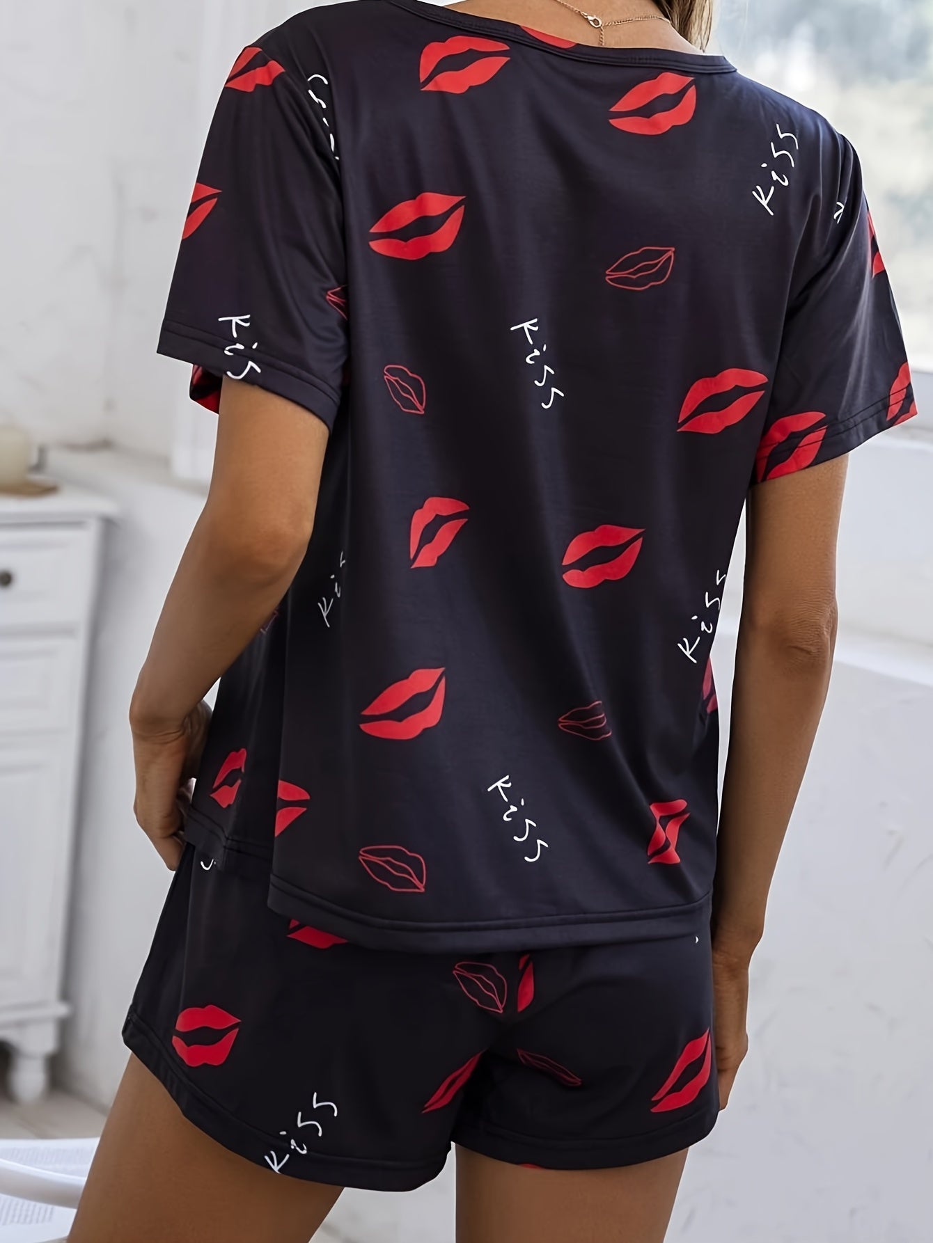 Letter Print Pajamas Set Short Sleeve Crew Neck Top & Shorts Women's Sleepwear