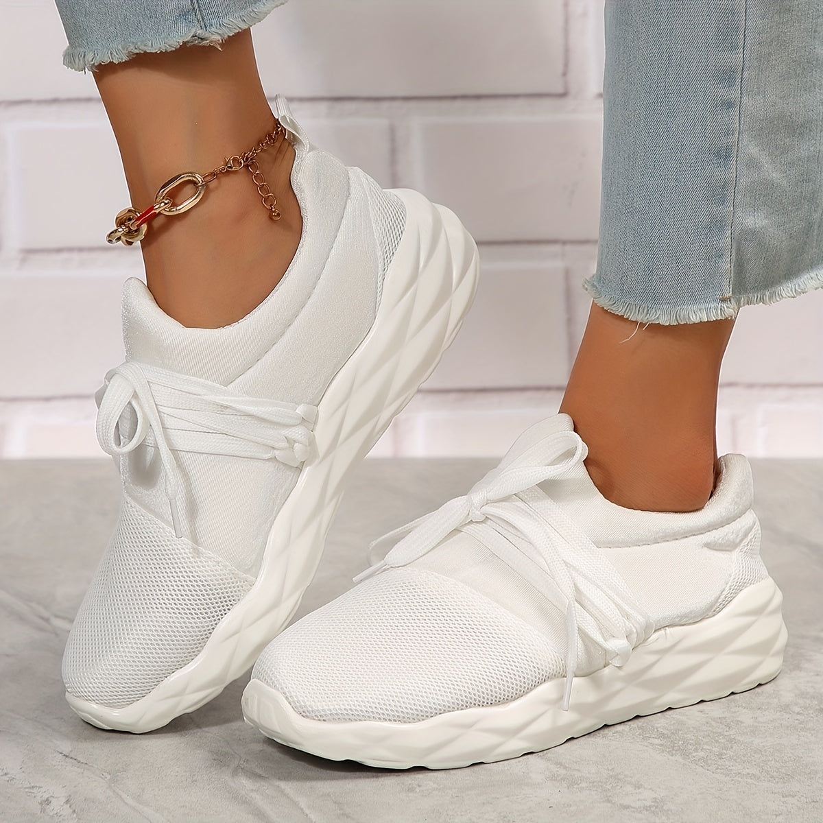 Women's Breathable Mesh Sports Shoes Low Top Running Shoes