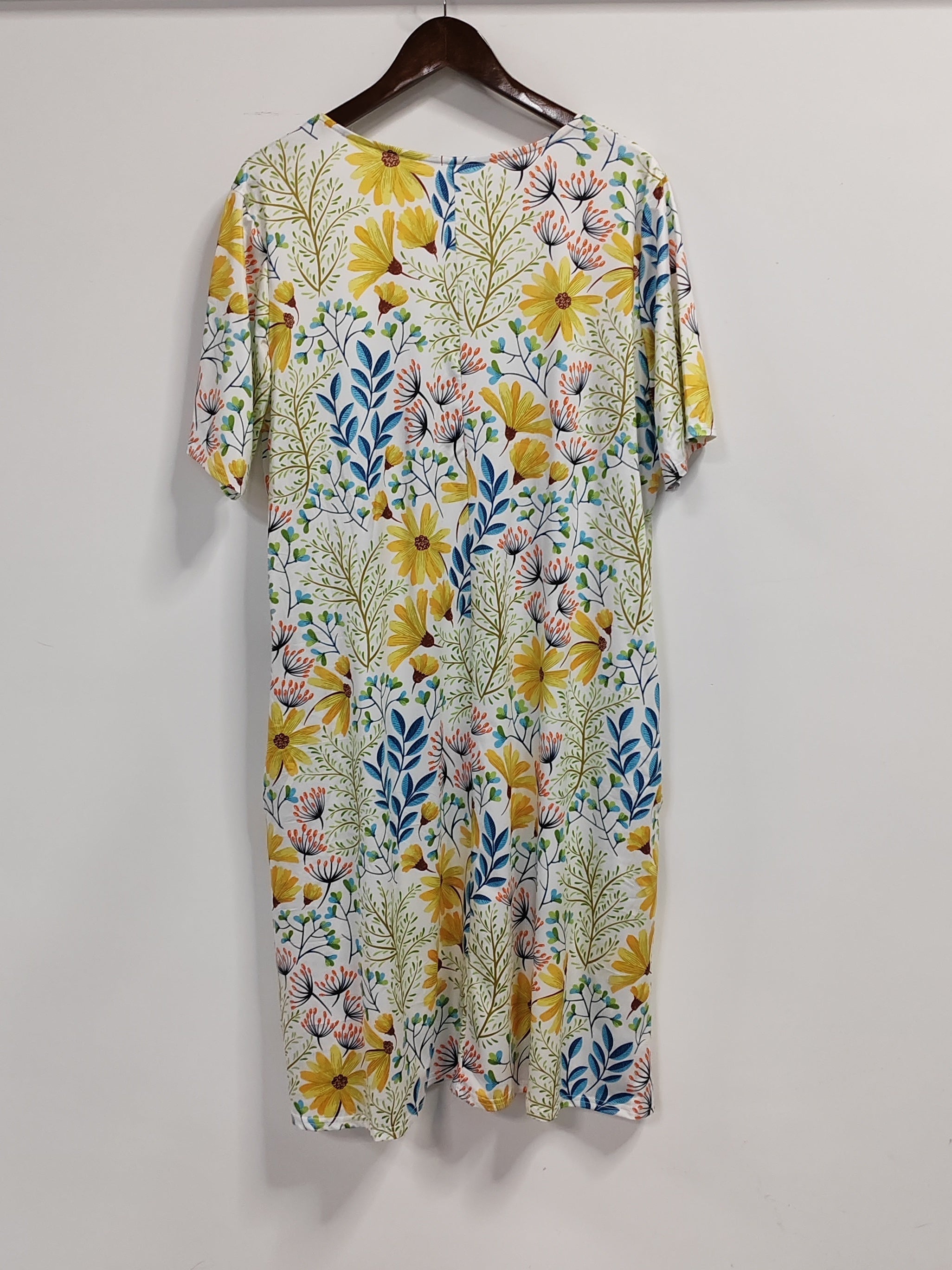 Floral Print Dress w/ Pockets - Elegant Design for Any Occasion