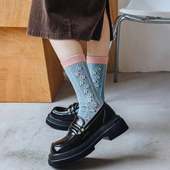 Soft Textured Floral Pattern Women's Tube Socks (4 Pairs)