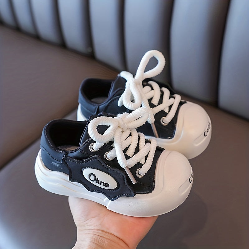 Boys Casual Low Top Lace Up Sneakers Breathable Lightweight Anti Slip