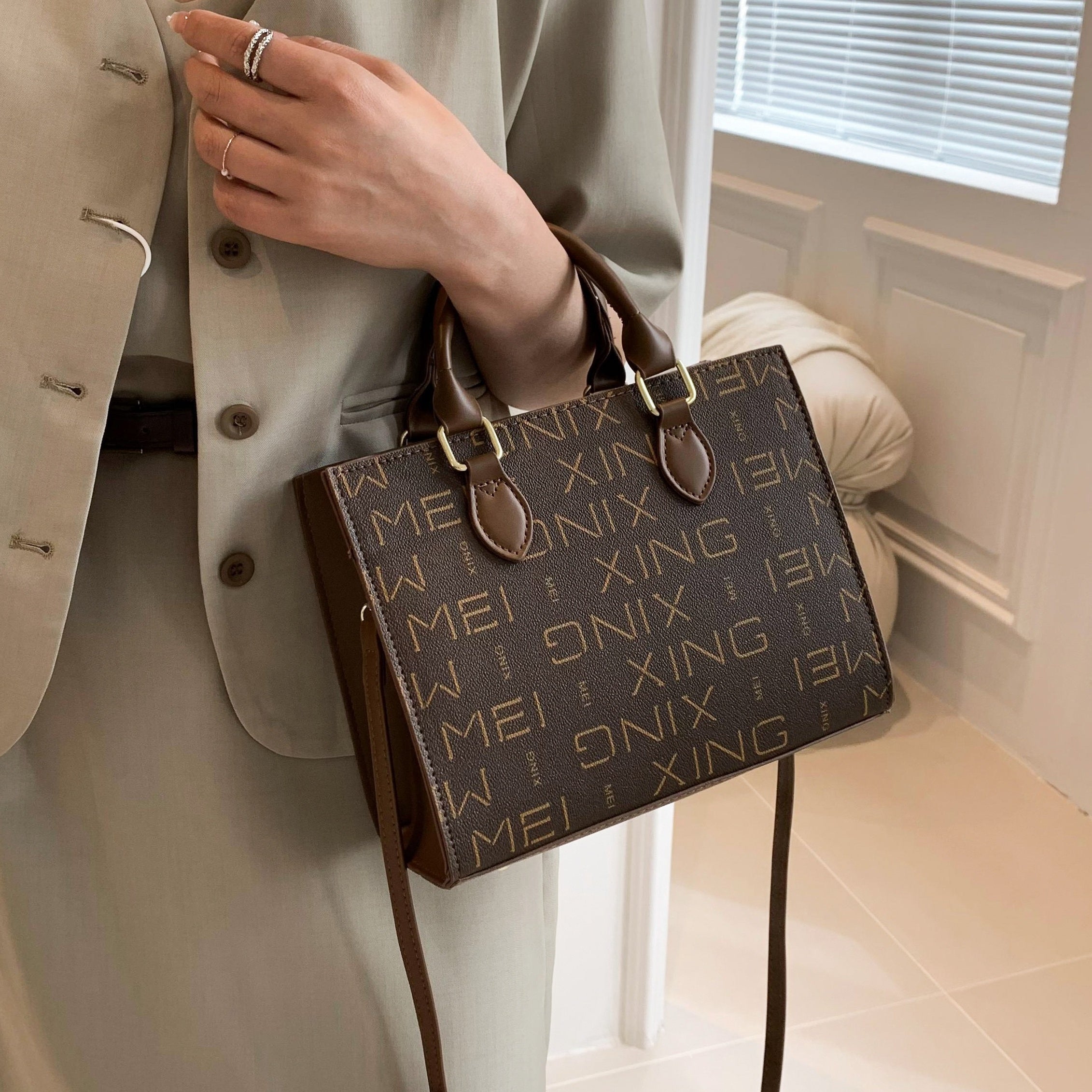 Vintage Letter Pattern Square Shoulder Bag Women's Crossbody Bag