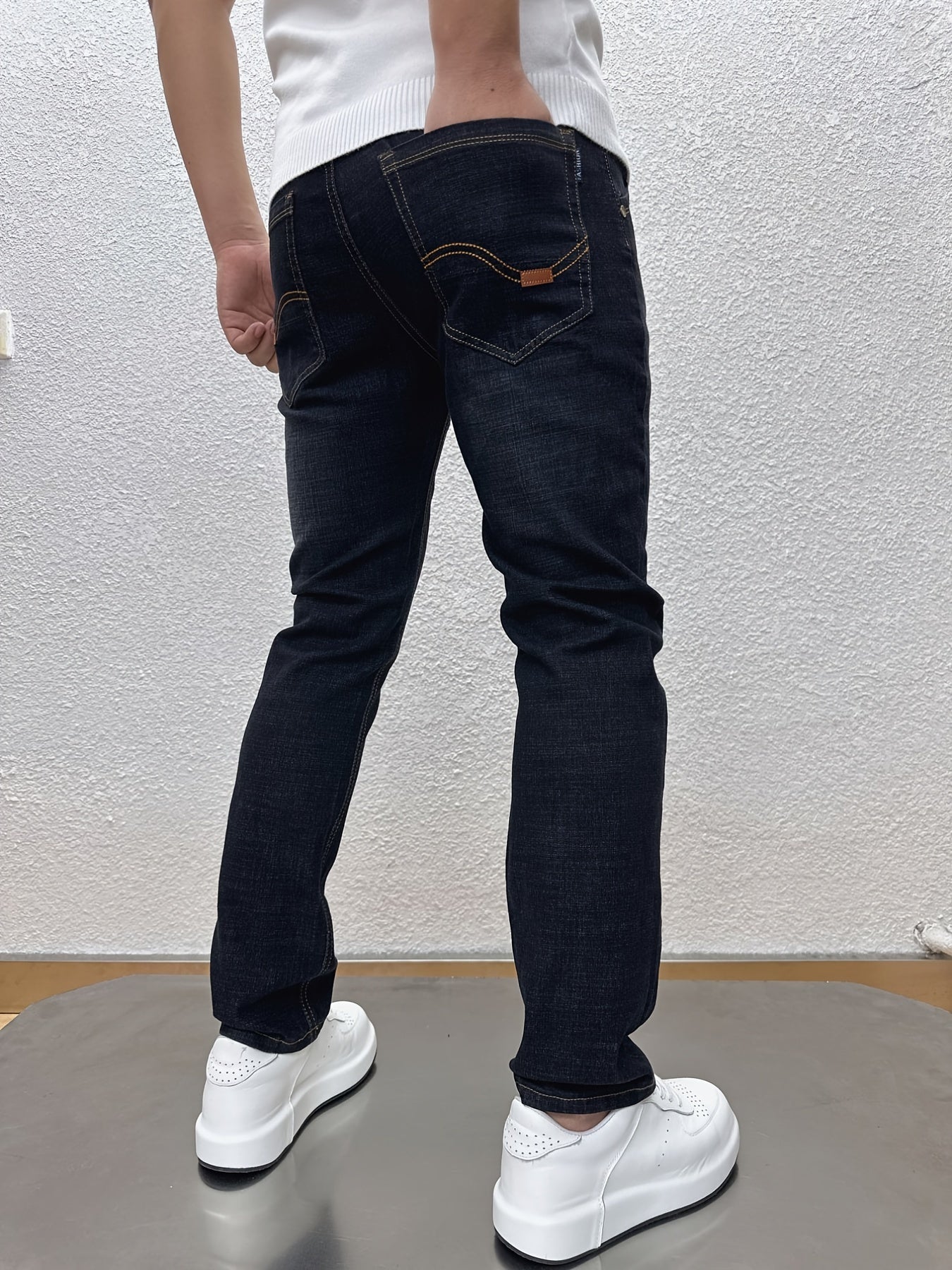 Men's Stretch Straight Leg Jeans