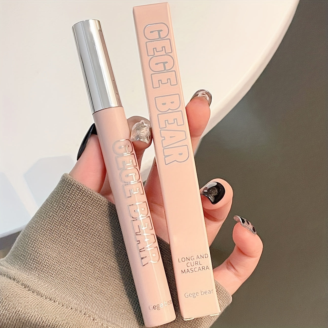 Waterproof Mascara with Fine Brush Head