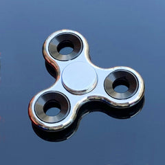 Electroplated Three Leaf Bracket Fingertip Spinner