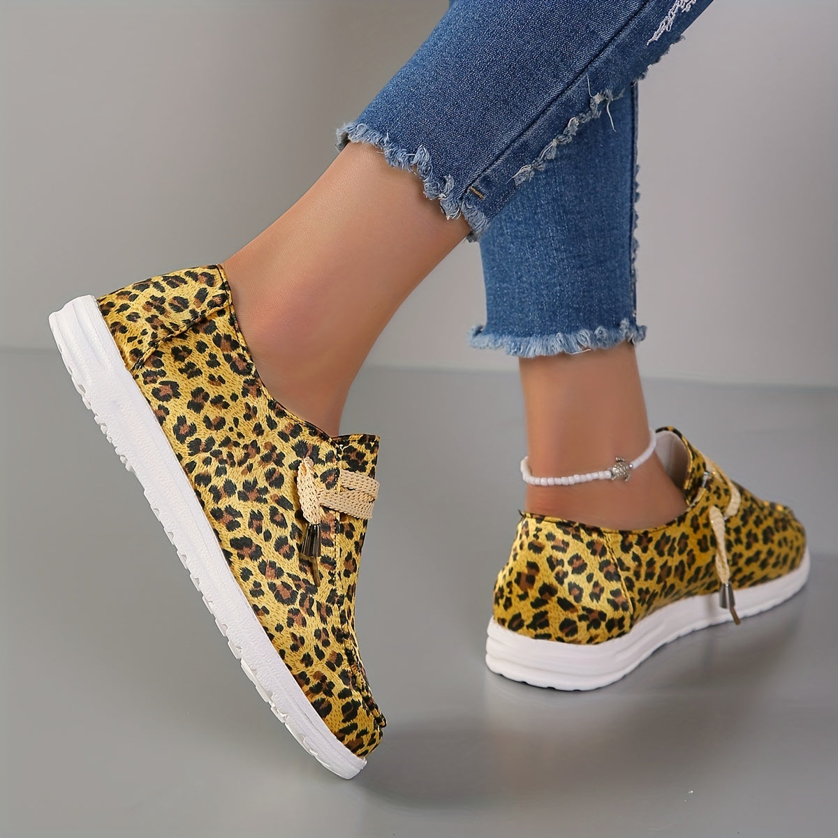 Leopard Print Canvas Low Top Lace Up Women's Shoes