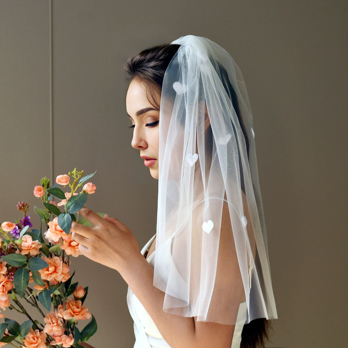 Short Bridal Veil with Heart Embellishments Sheer Nylon Wedding Veil