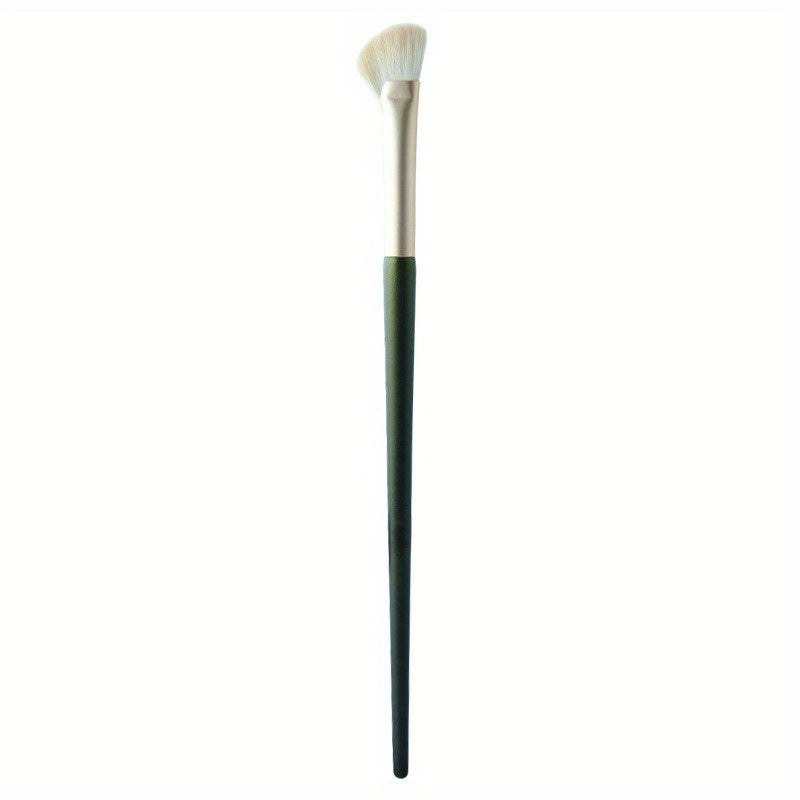 Portable Nose Shadow Brush for Contouring and Highlighting