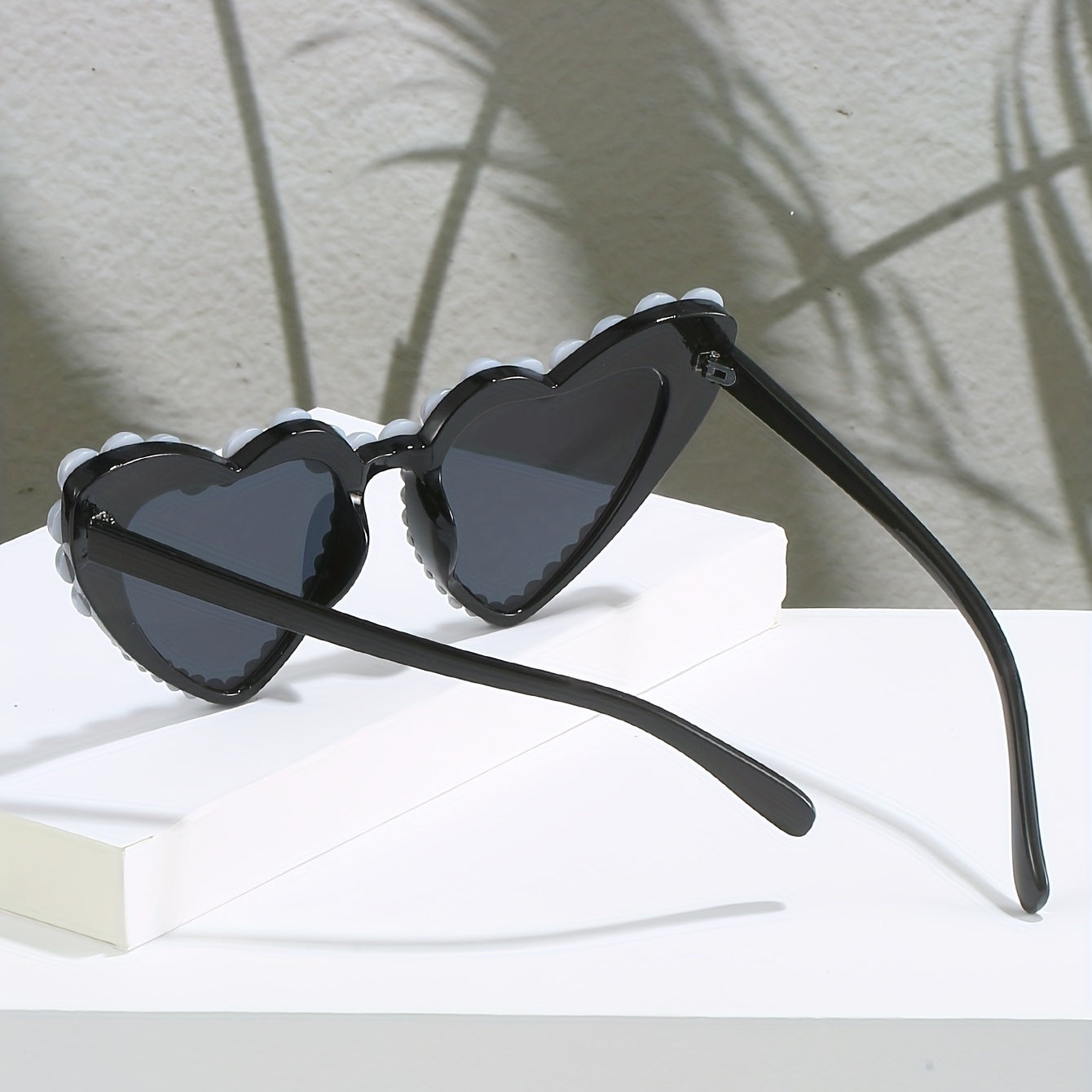 Y2K Faux Pearl Heart Sunglasses for Women Party Decorative Sun Shades Glasses