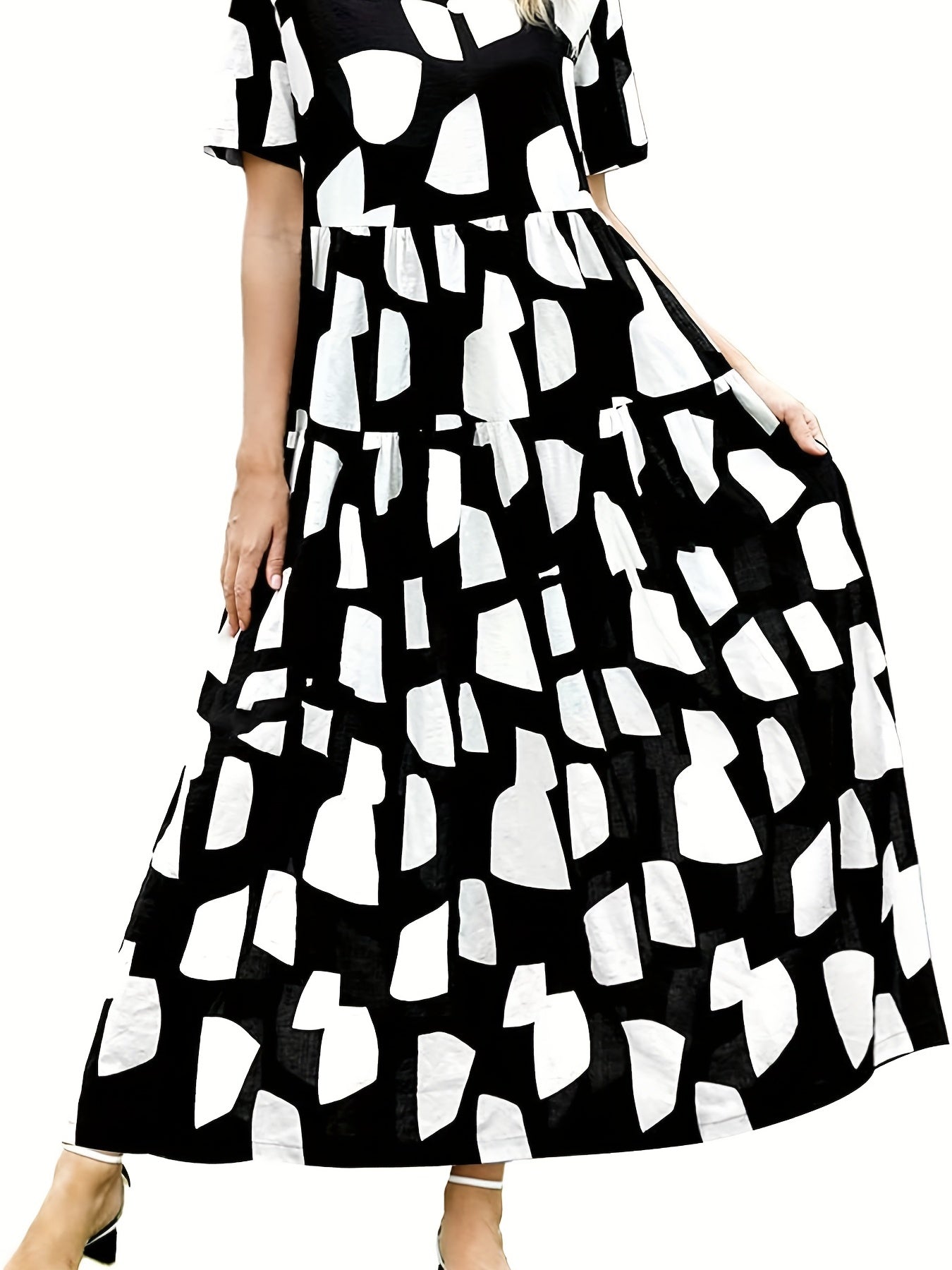  Geometric Print Short Sleeve Maxi Dress