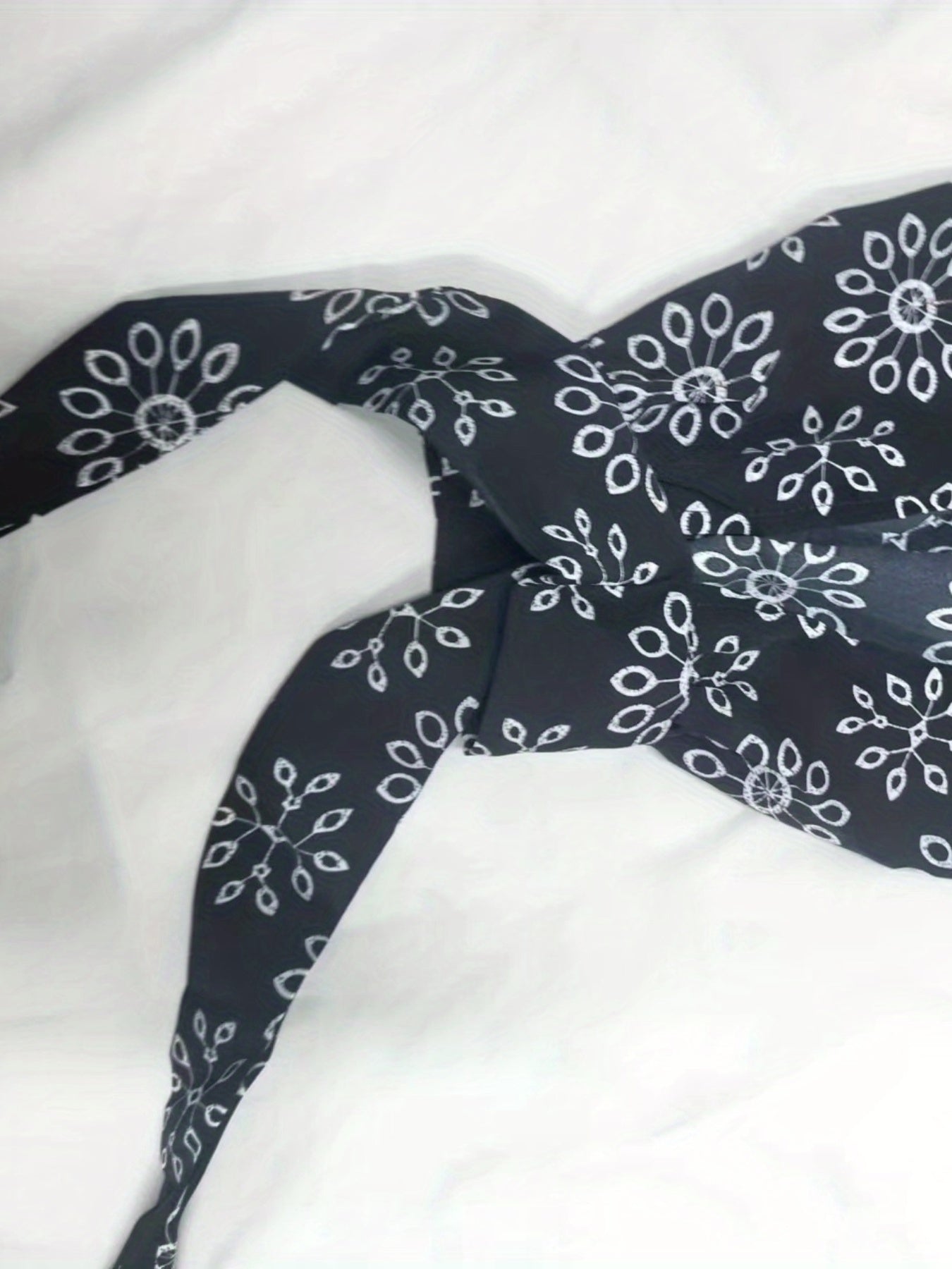  Damask Print Cut Out Slight Stretch Pants