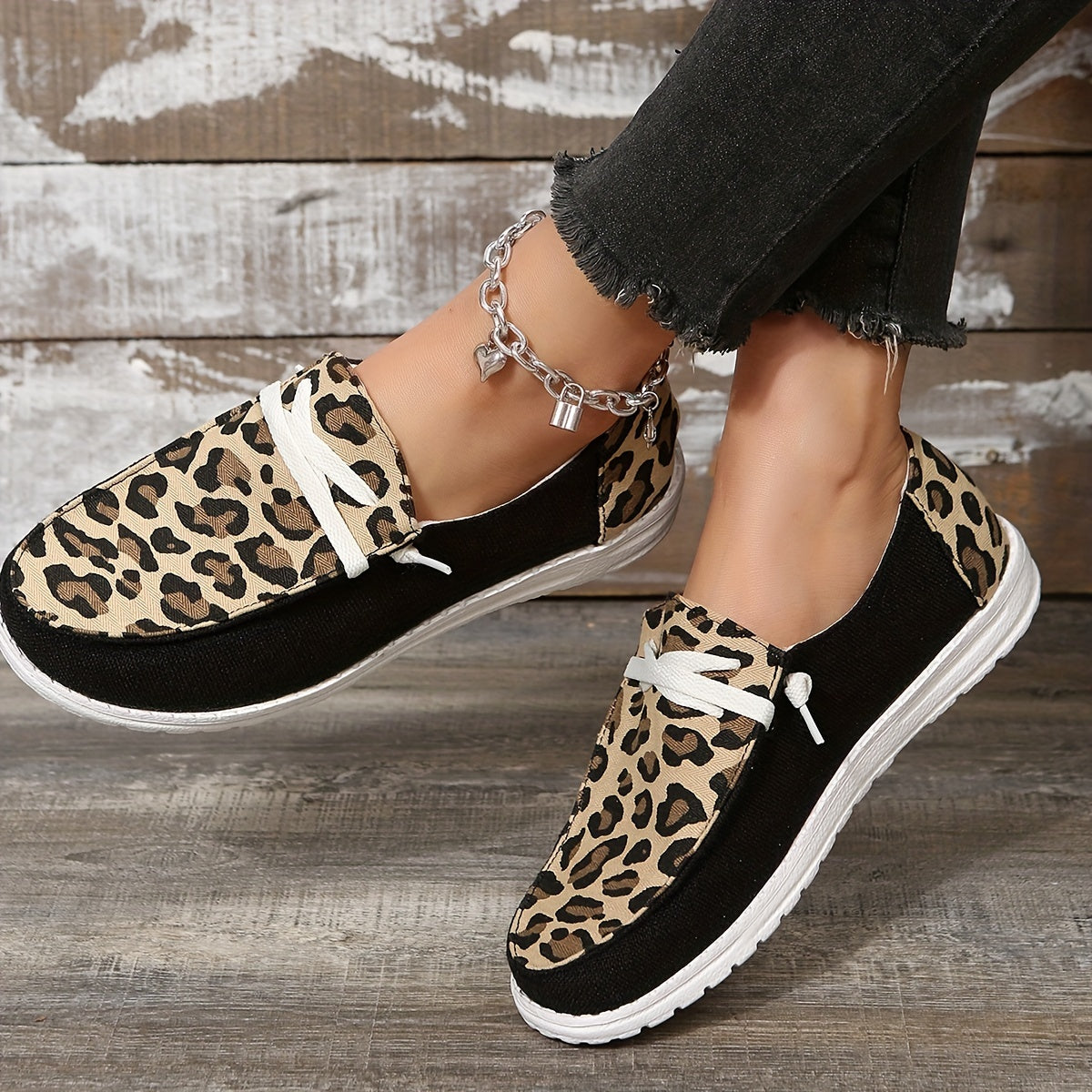 Leopard Printed Canvas Lace Up Sneakers Round Toe Low Top Flats