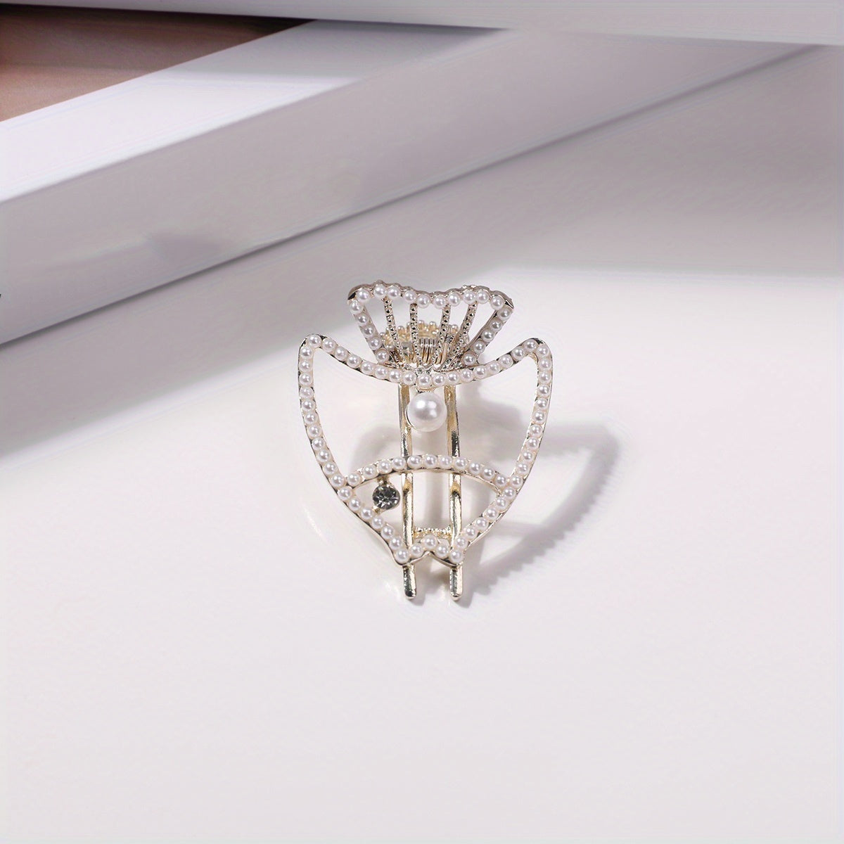 Hollow Fish Shaped Hair Clip with Faux Pearl for Women Girls
