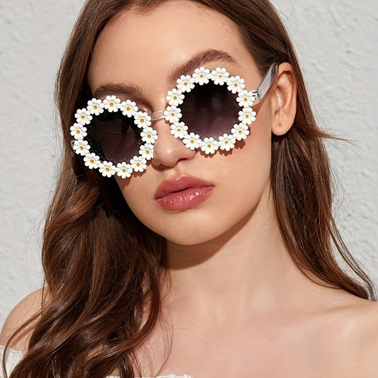 Daisy Round Frame Sunglasses Gradient Lens Clear Frame Glasses