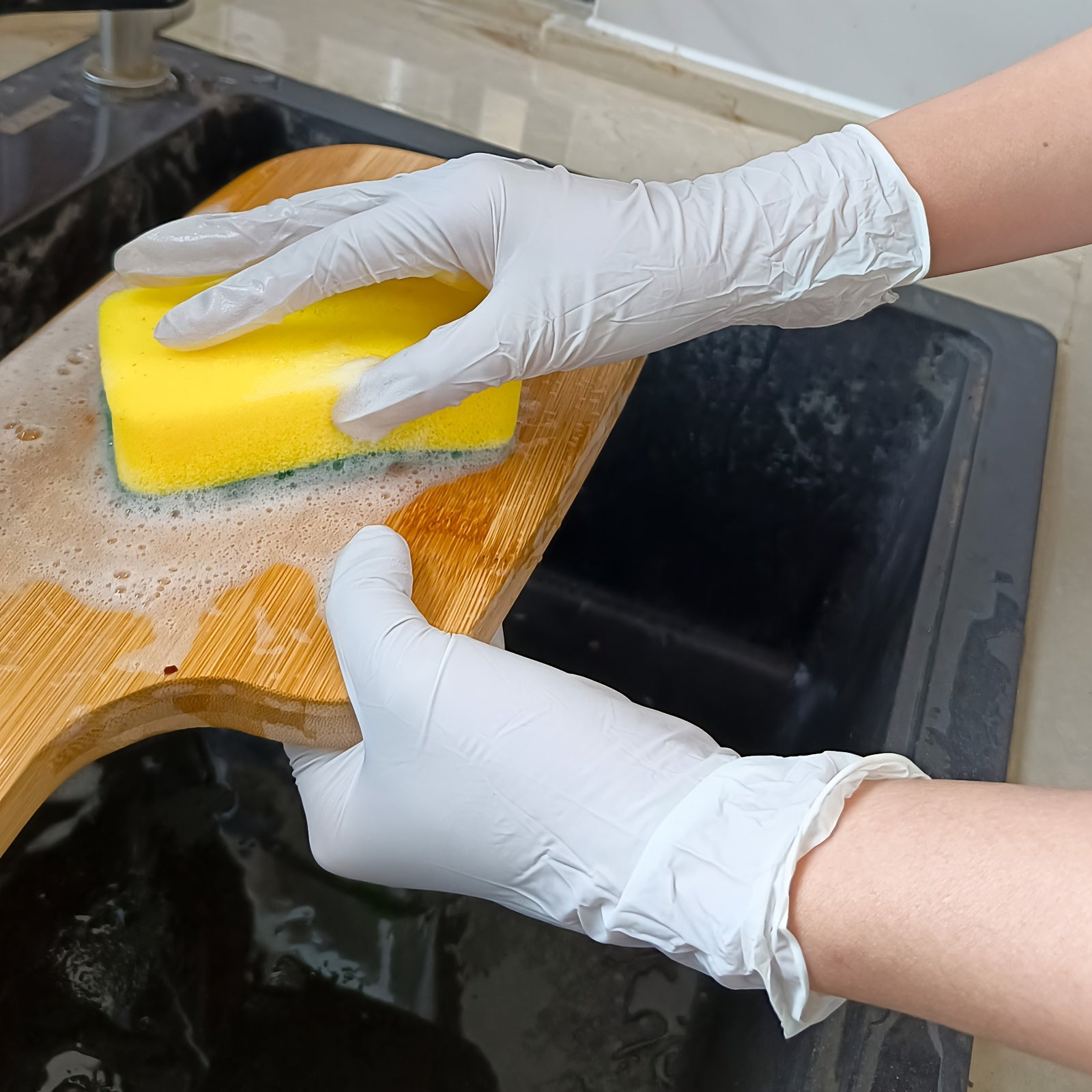 100pcs 4.5 Mil Nitrile Gloves Disposable Powder & Latex Free