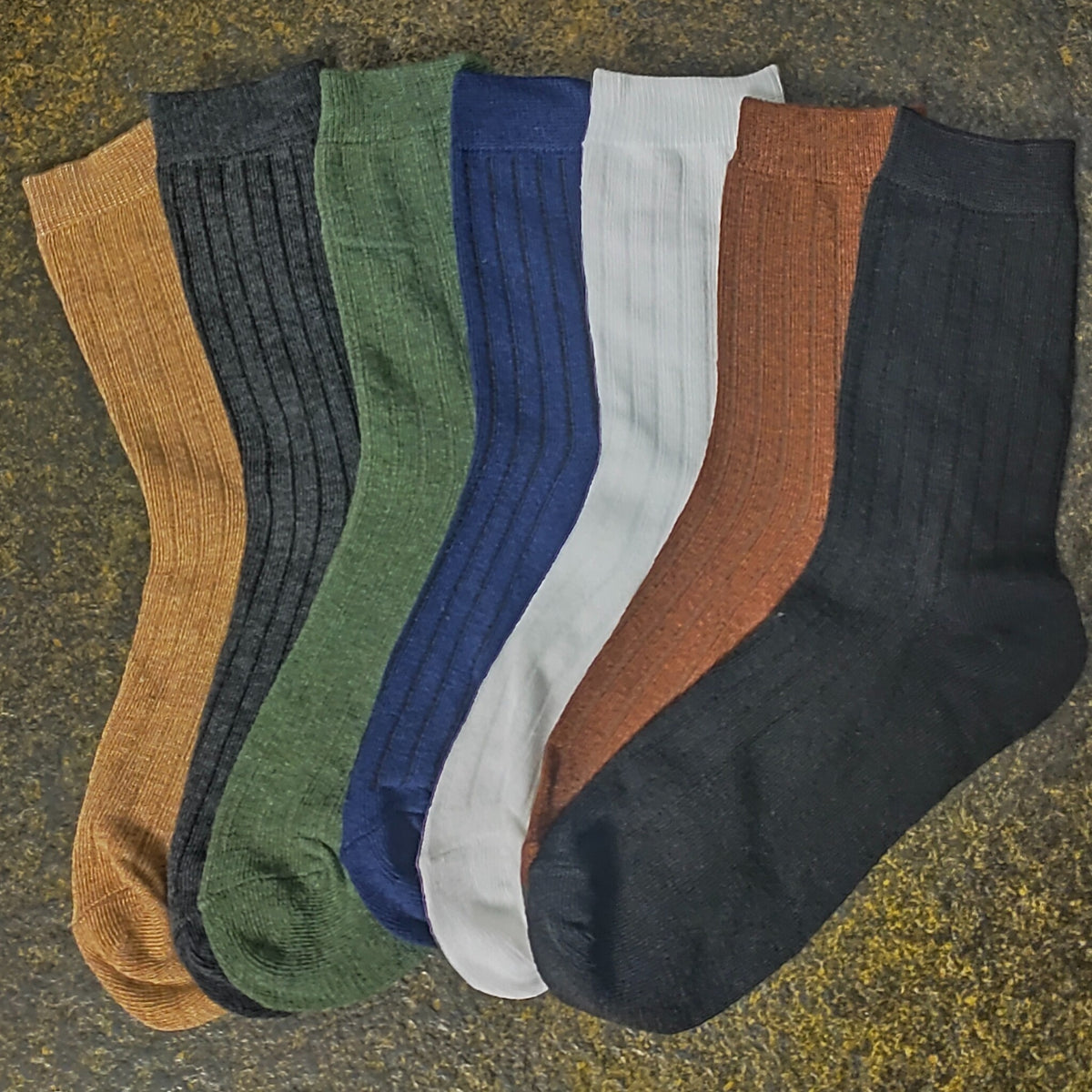 Men's Solid Crew Socks Breathable Comfy Casual Unisex Socks - 7 Pairs