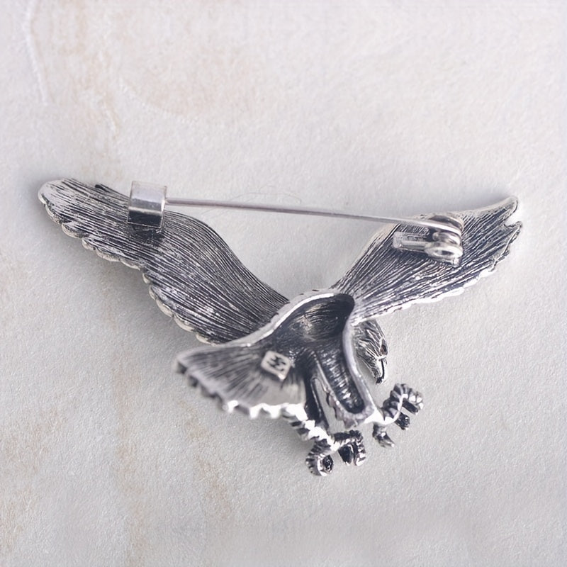 Vintage Flying Eagle Brooch Pin for Men Casual Clothing Jewelry