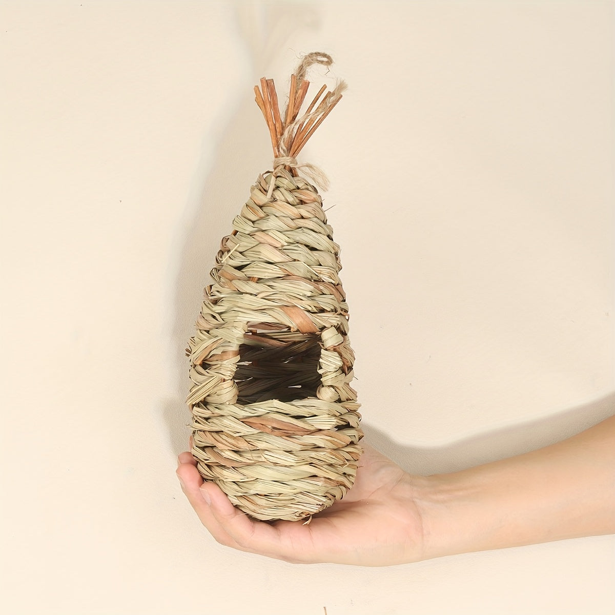 Handwoven Straw Bird Nest for Garden Decoration