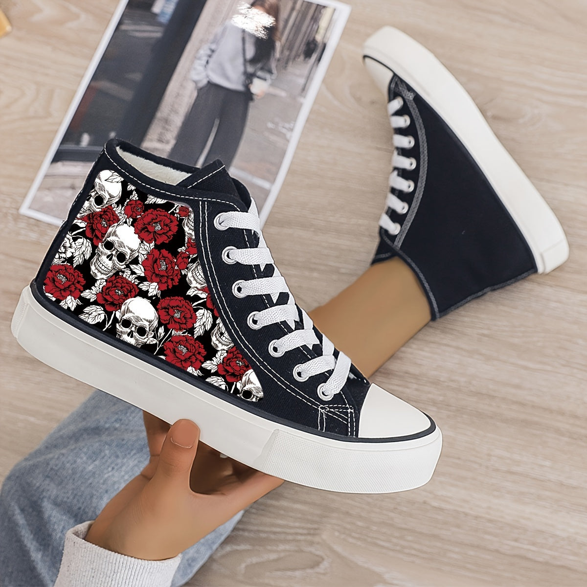 Skull Pattern High Top Skate Shoes with Plush Lining