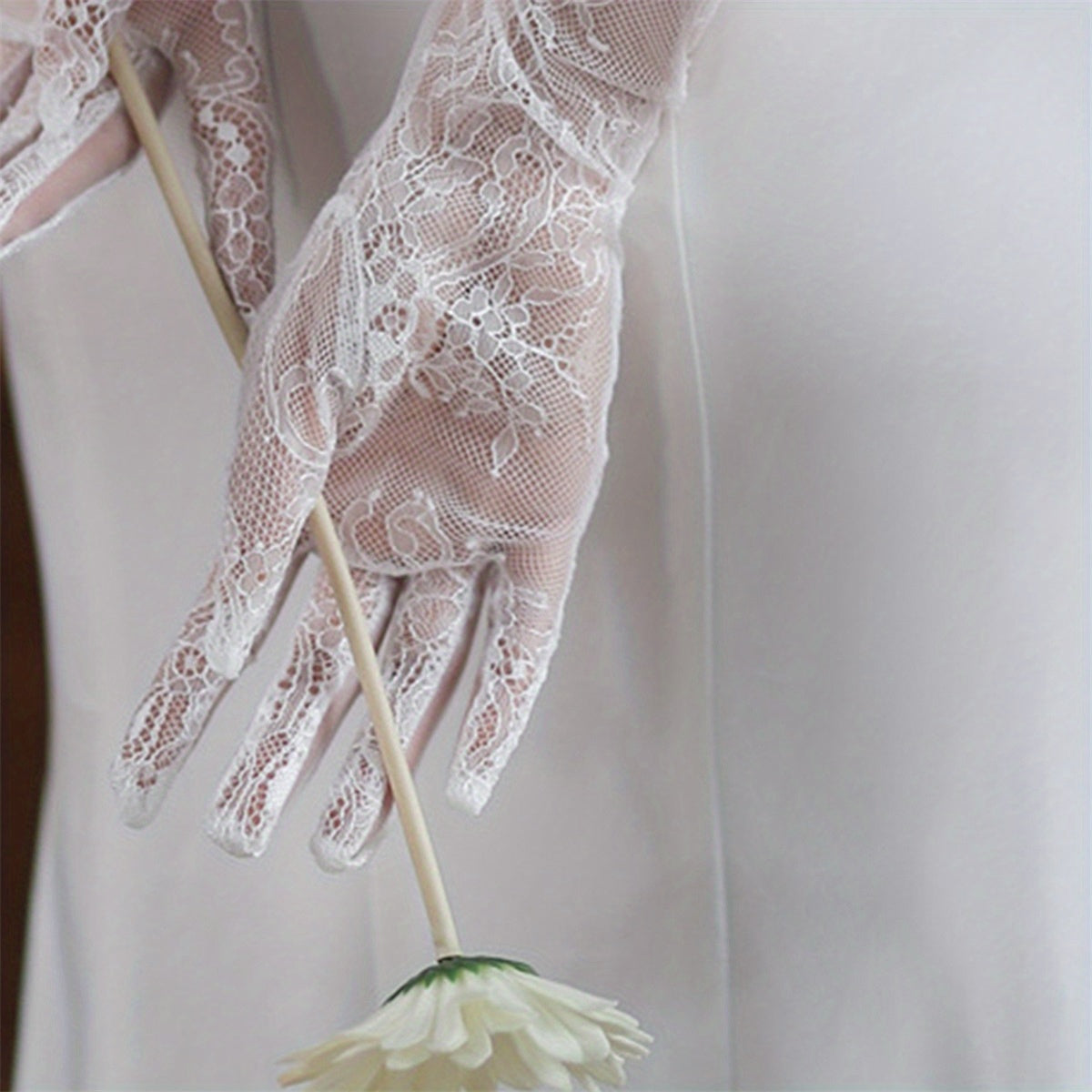 Elegant Long Lace Gloves for Women - Ideal for Parties and Special Occasions