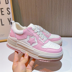 Women's Star Graphic Board Shoes Lace Up Thick Sole Versatile Flat Shoes