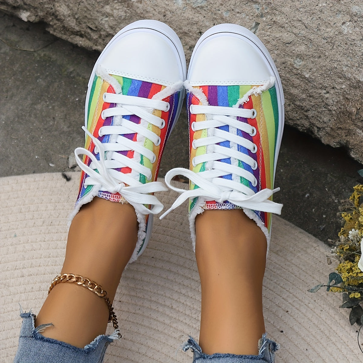 Colorful Fall Round Toe Flat Skate Shoes Lightweight Comfortable