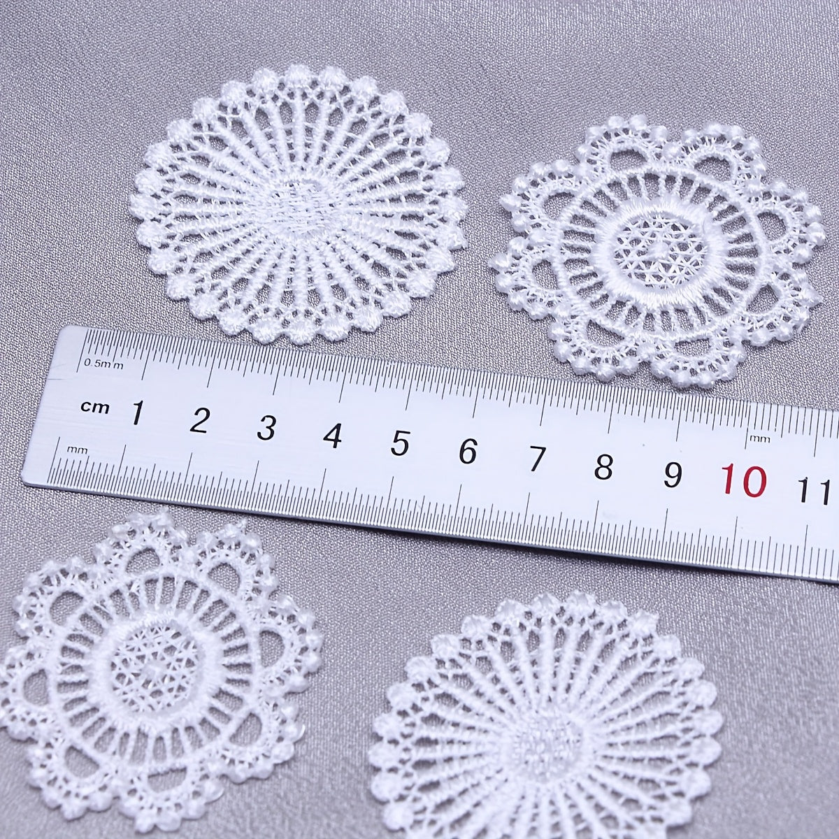Dollhouse Dining Table Mat - Hollowed Out Braid Design