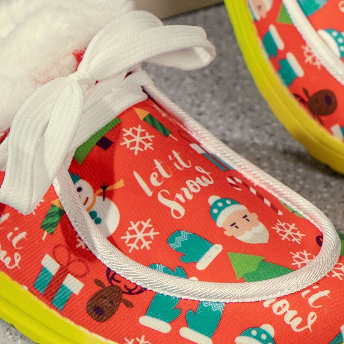 Women's Christmas Santa & Tree Cartoon Pattern Non slip Walking Sneakers
