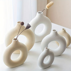 Modern Ceramic Donut Vase for Boho Home Decor with Pampas Dried Flowers