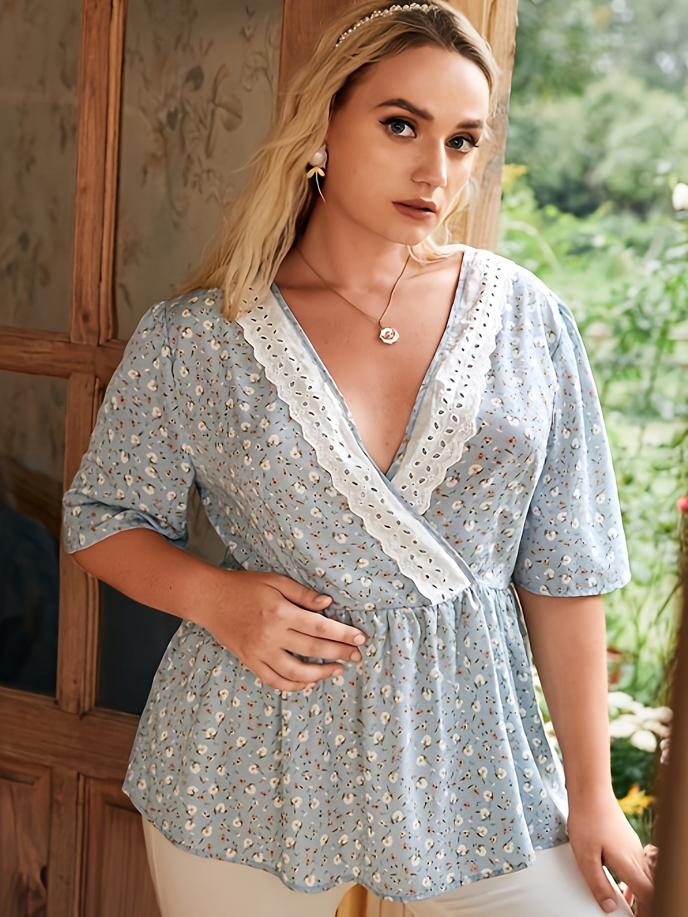  Ditsy Print Half Sleeve Peplum Top