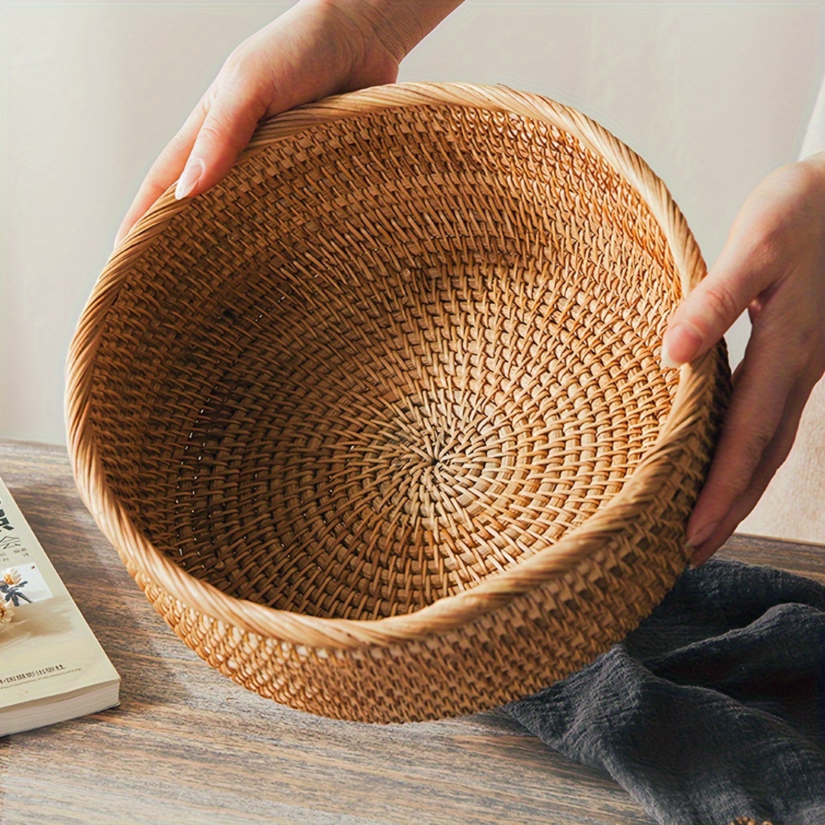 Round Rattan Fruit Basket Decorative Serving Baskets