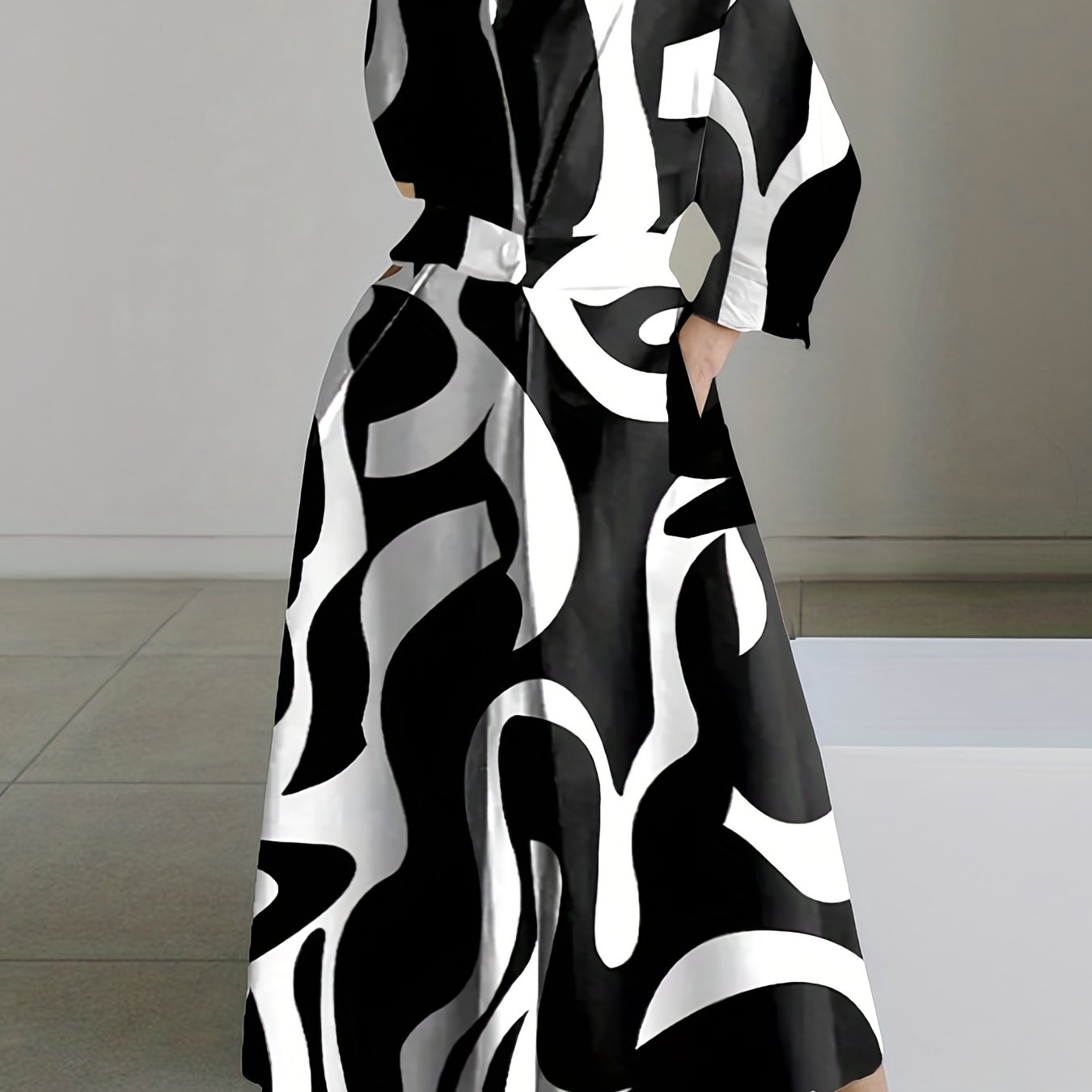 Women's Plus Abstract Stripe Print Long Sleeve Maxi Dress