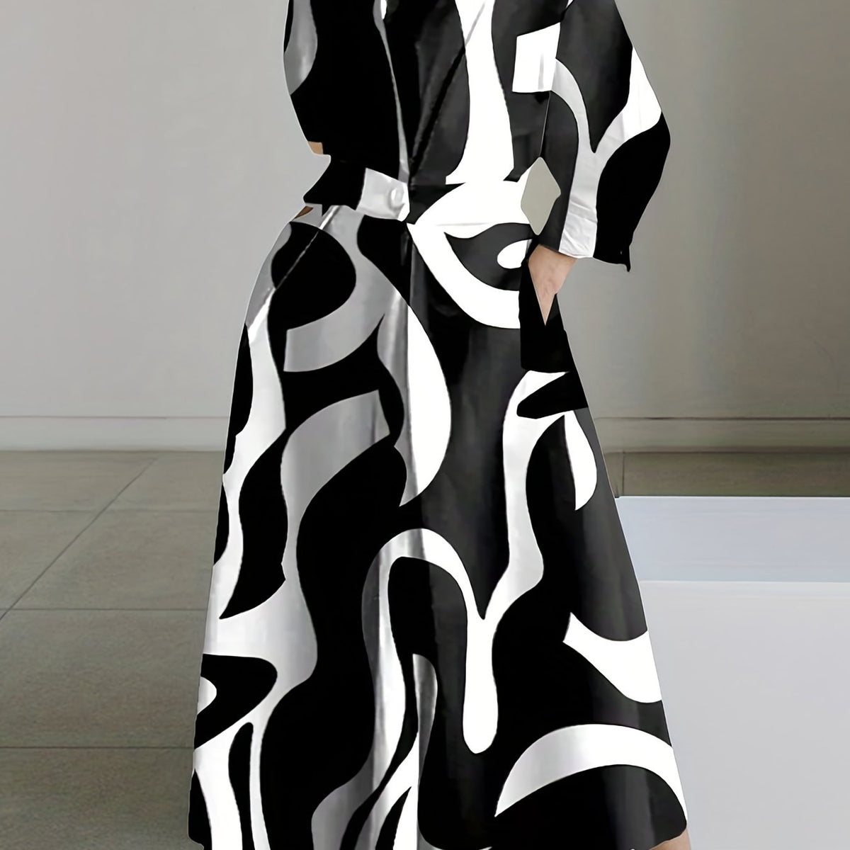 Women's Plus Abstract Stripe Print Long Sleeve Maxi Dress