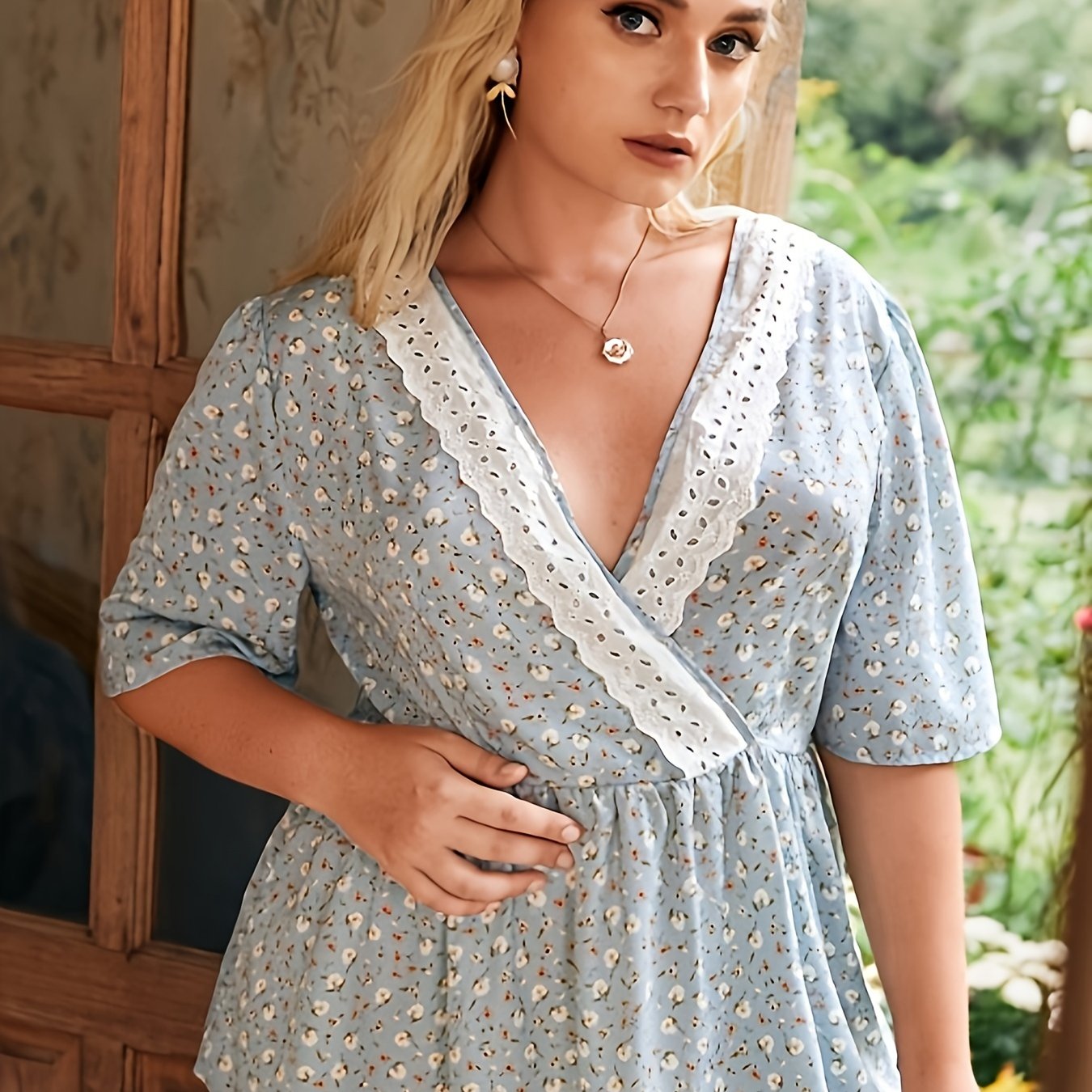  Ditsy Print Half Sleeve Peplum Top