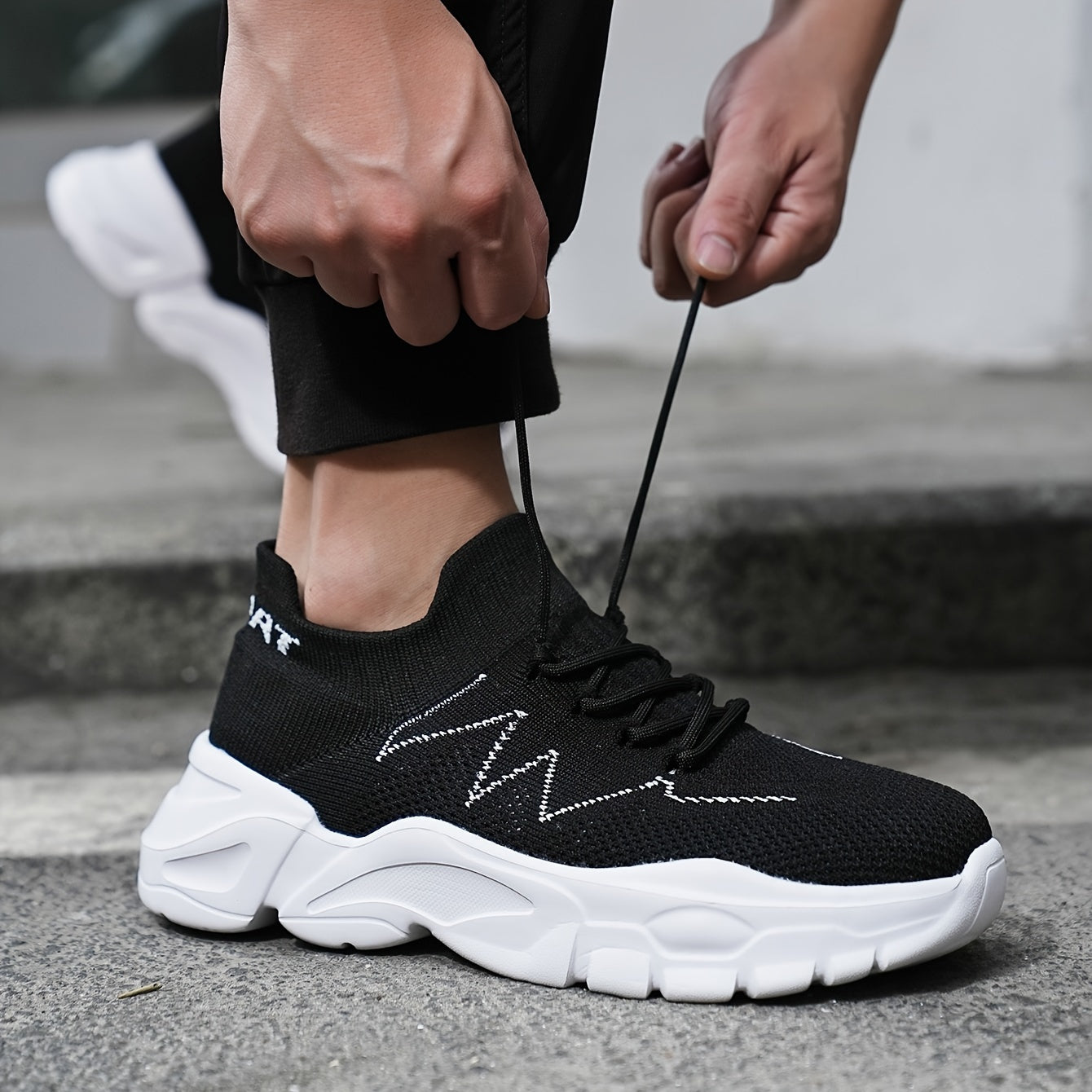Men's Woven Knit Breathable Running Shoes Soft Sole Sneakers