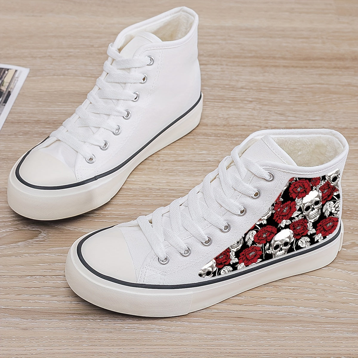 Skull Pattern High Top Skate Shoes with Plush Lining
