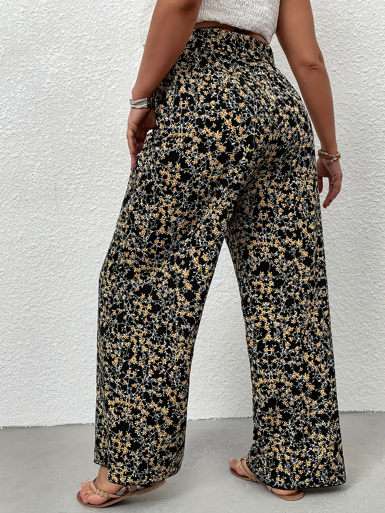  Floral Print Wide Leg Trousers w/ Belt