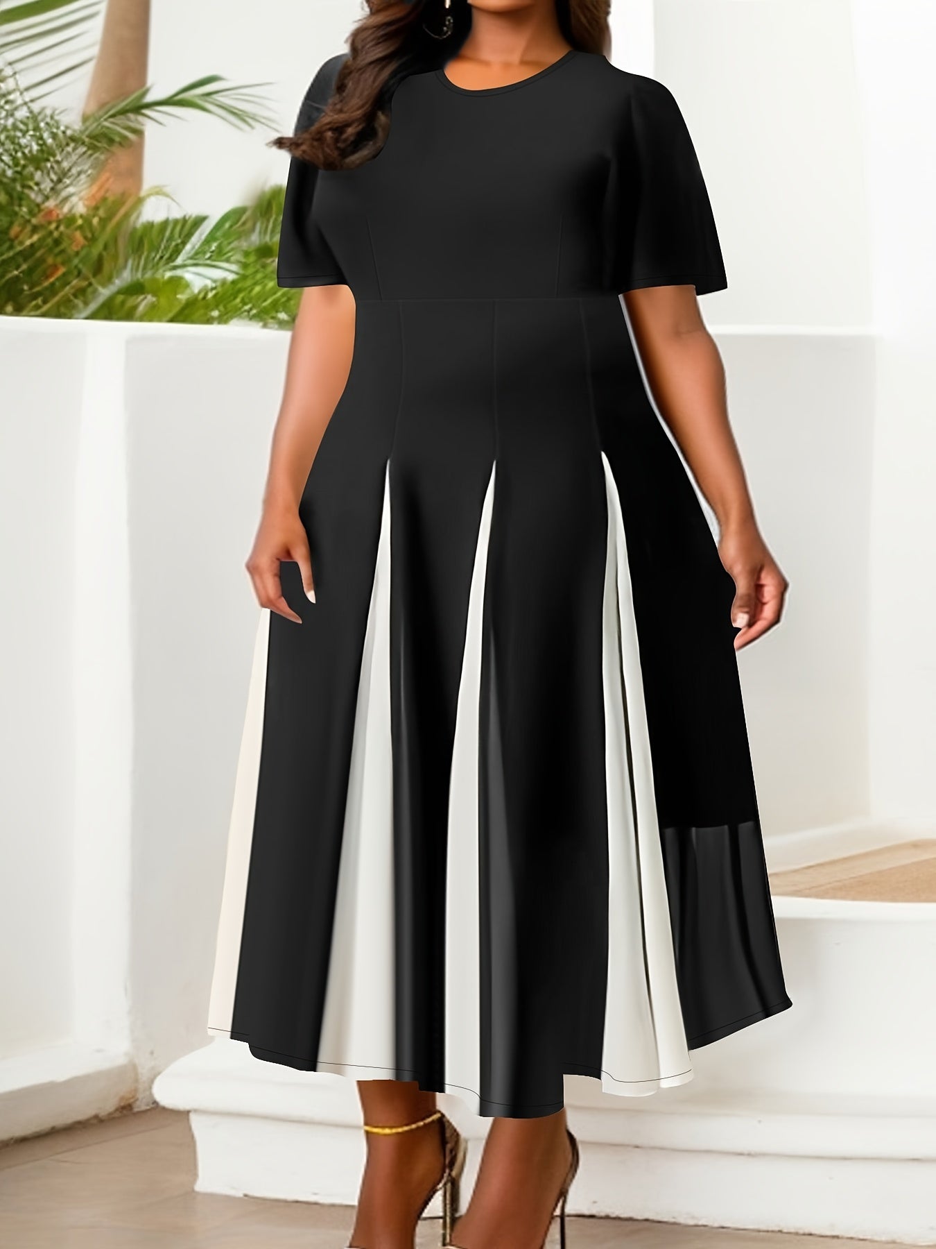 Colorblock Butterfly Sleeve Round Neck Maxi Dress