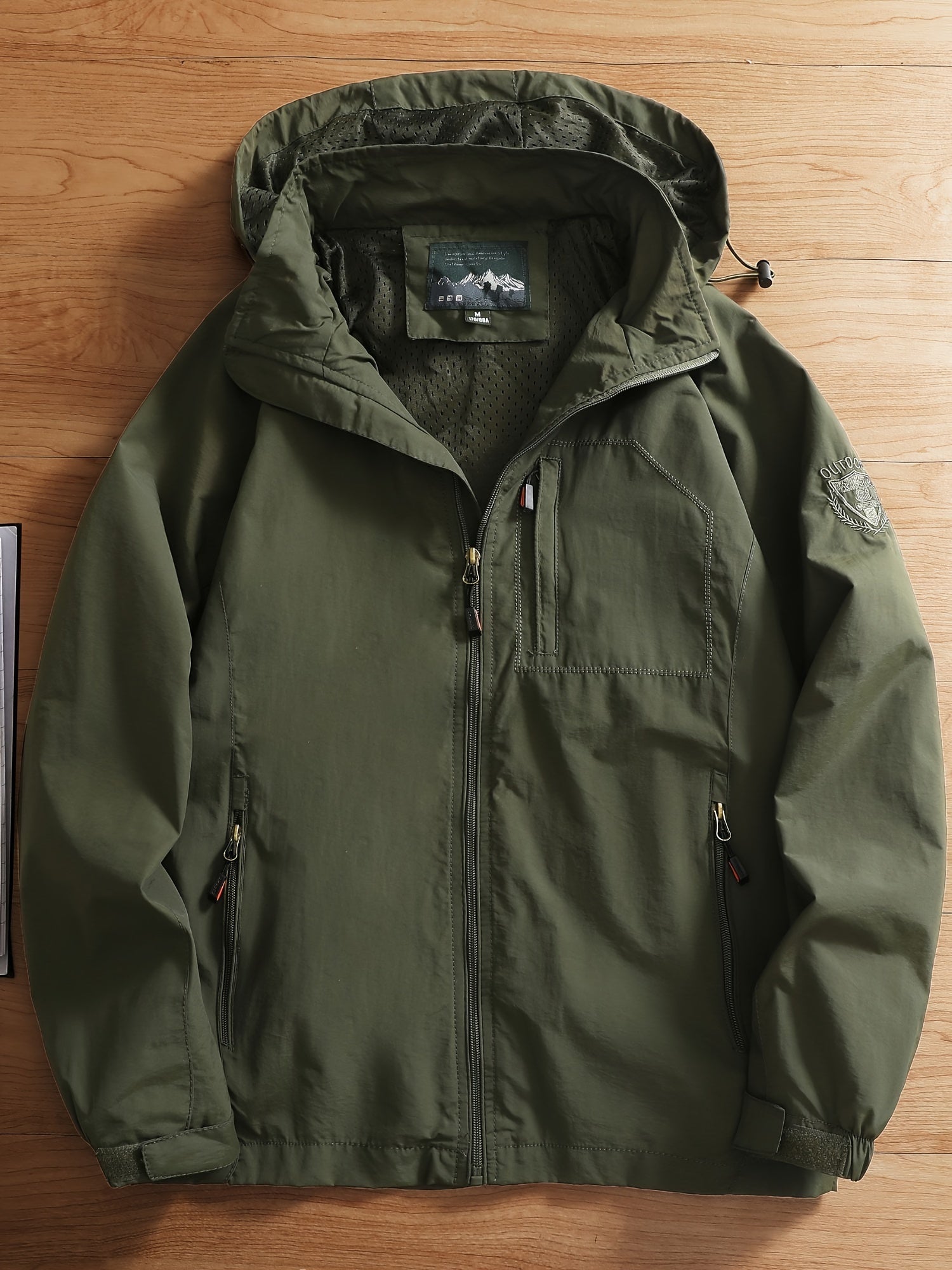 Men's Casual Zipper Pockets Windbreaker Jacket Waterproof Soft shell Jacket