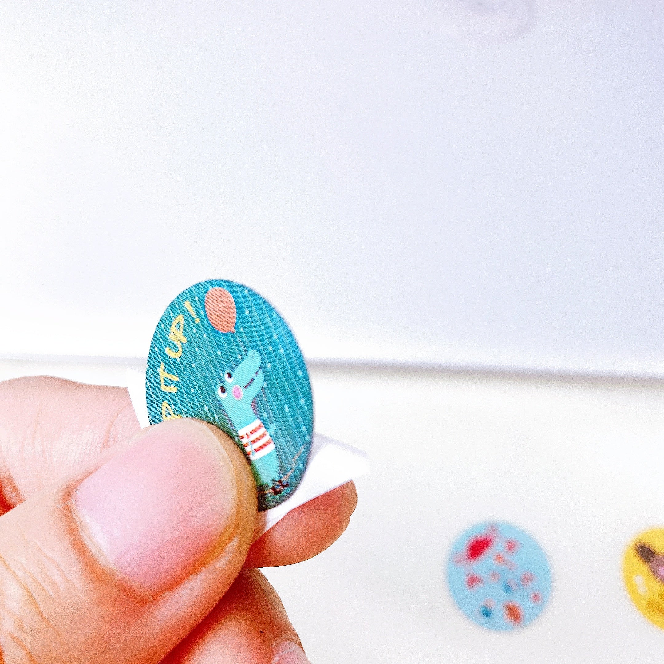 500pcs Roll Reward Encouragement Stickers Round Animal Sealing Stickers