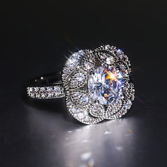 Vintage Flower Zircon Ring Round Zircon Inlaid Ladies Ring