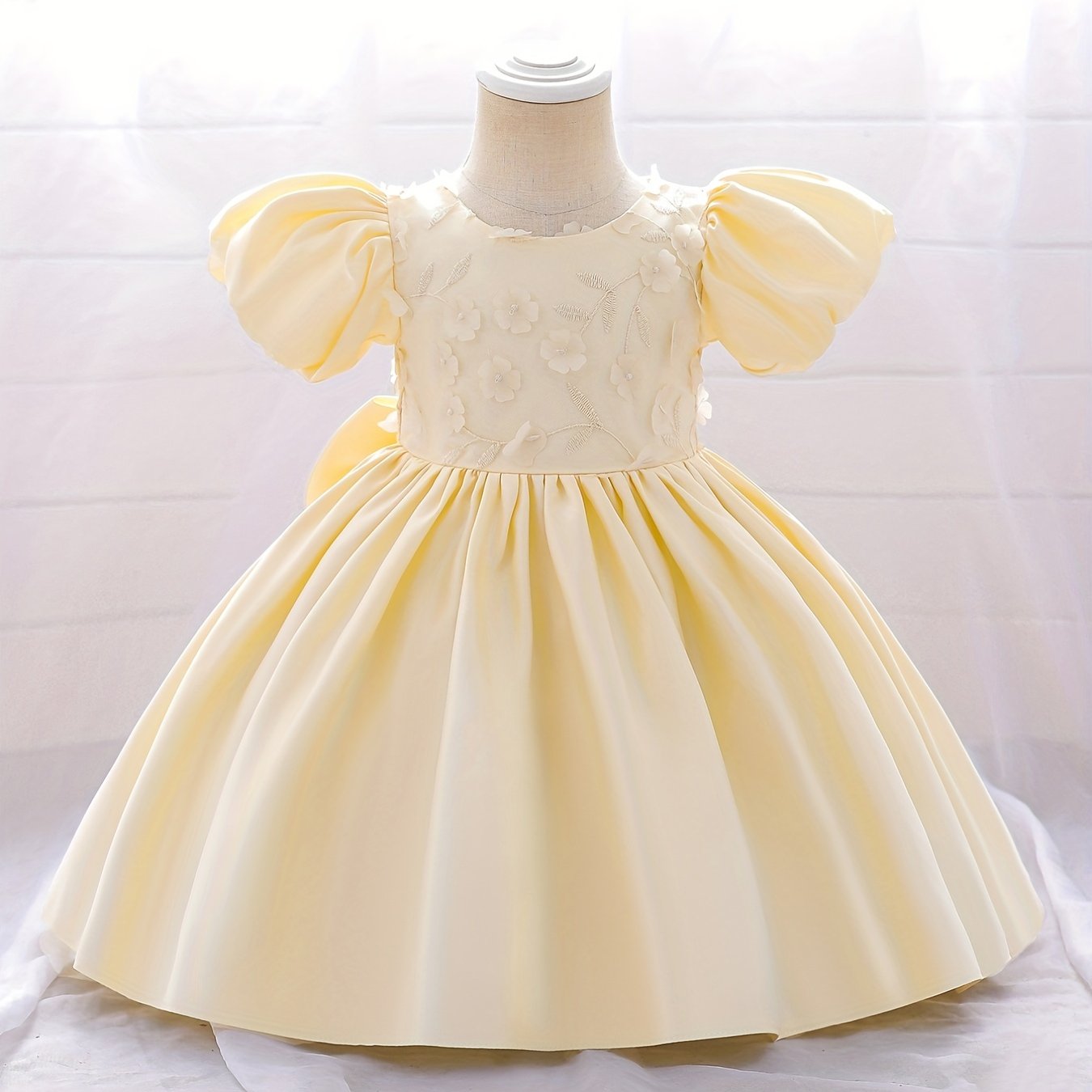 Girls Puff Sleeve Princess Dress with Flower Decor