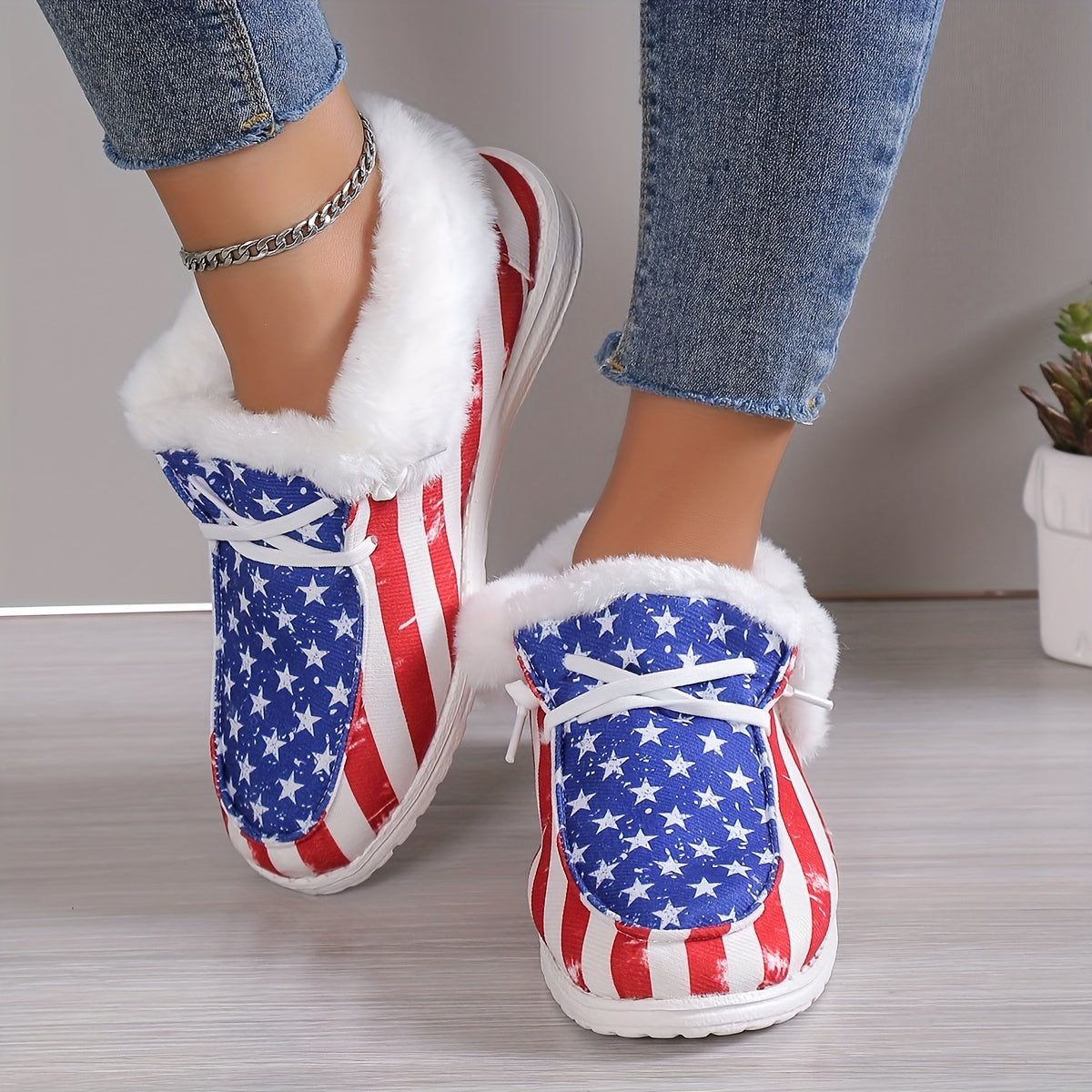 Women's Plush Lined Snow Boots Star Print & Striped Low Top Canvas Shoes