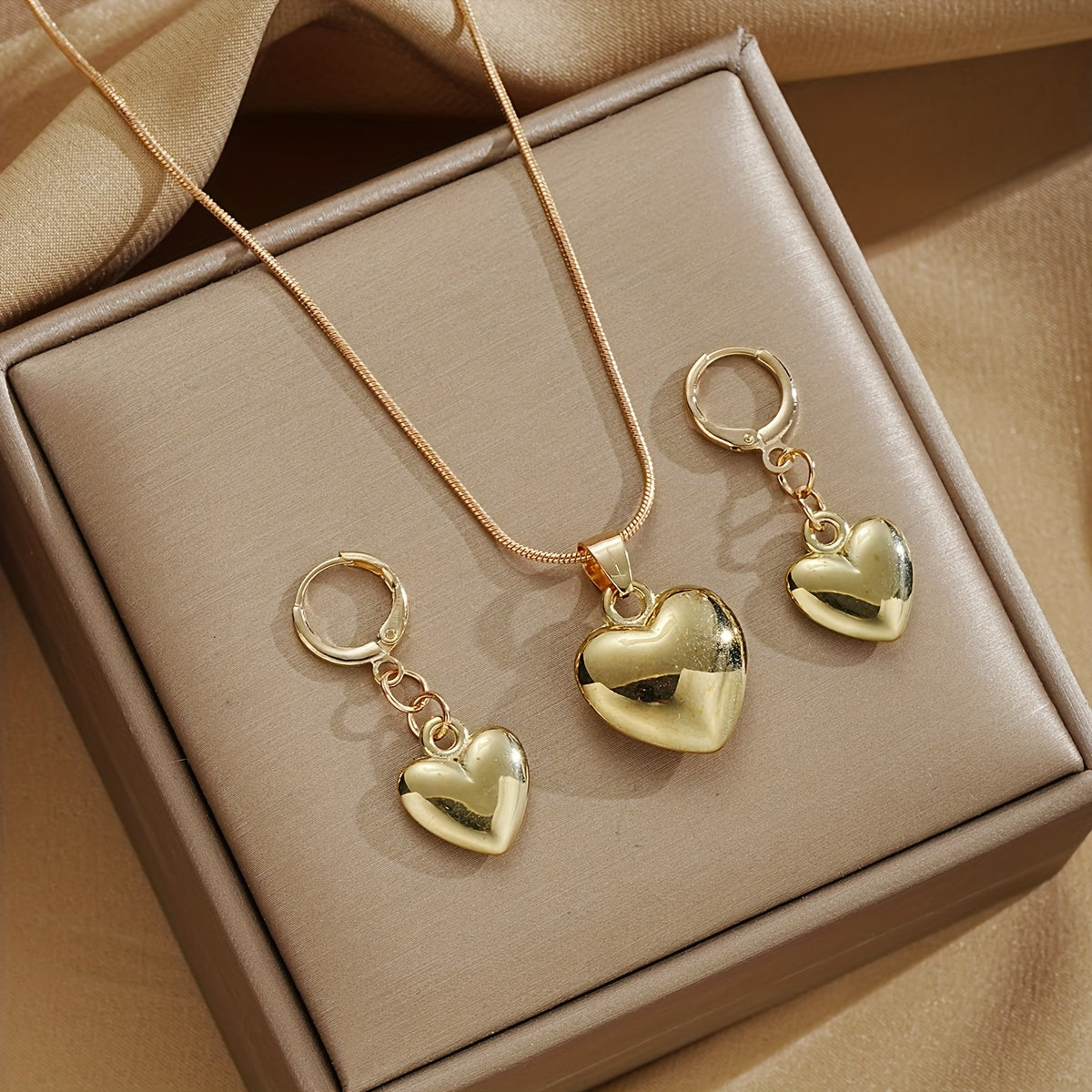 Vacation Heart Jewelry Set for Women - Necklace & Earrings