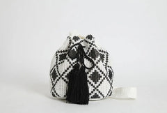 Women's Bucket Straw Bag with Tassel Shoulder Bag