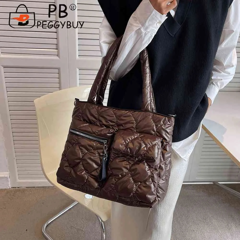 Large Capacity Quilted Shoulder Bag Waterproof for Travel